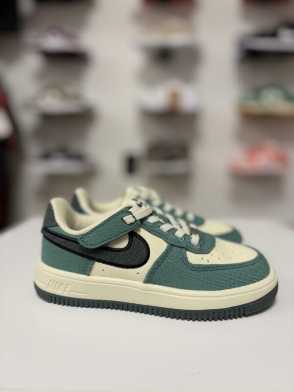 Nike Force 1 Low LV8 3 EasyOn