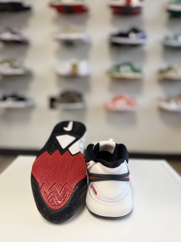 Kyrie 8 Go GS - Image 2