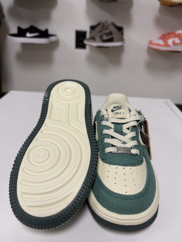 Nike Force 1 Low LV8 3 EasyOn - Image 2